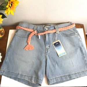 Levi's 515 Mid Rise Walking Shorts NWT 14
